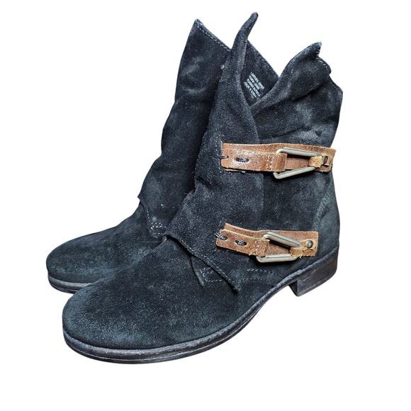 Miz Mooz Yeats Black Suede Flat Ankle Boots Side Zip Buckle EUC 37/ 7 - Picture 2 of 13